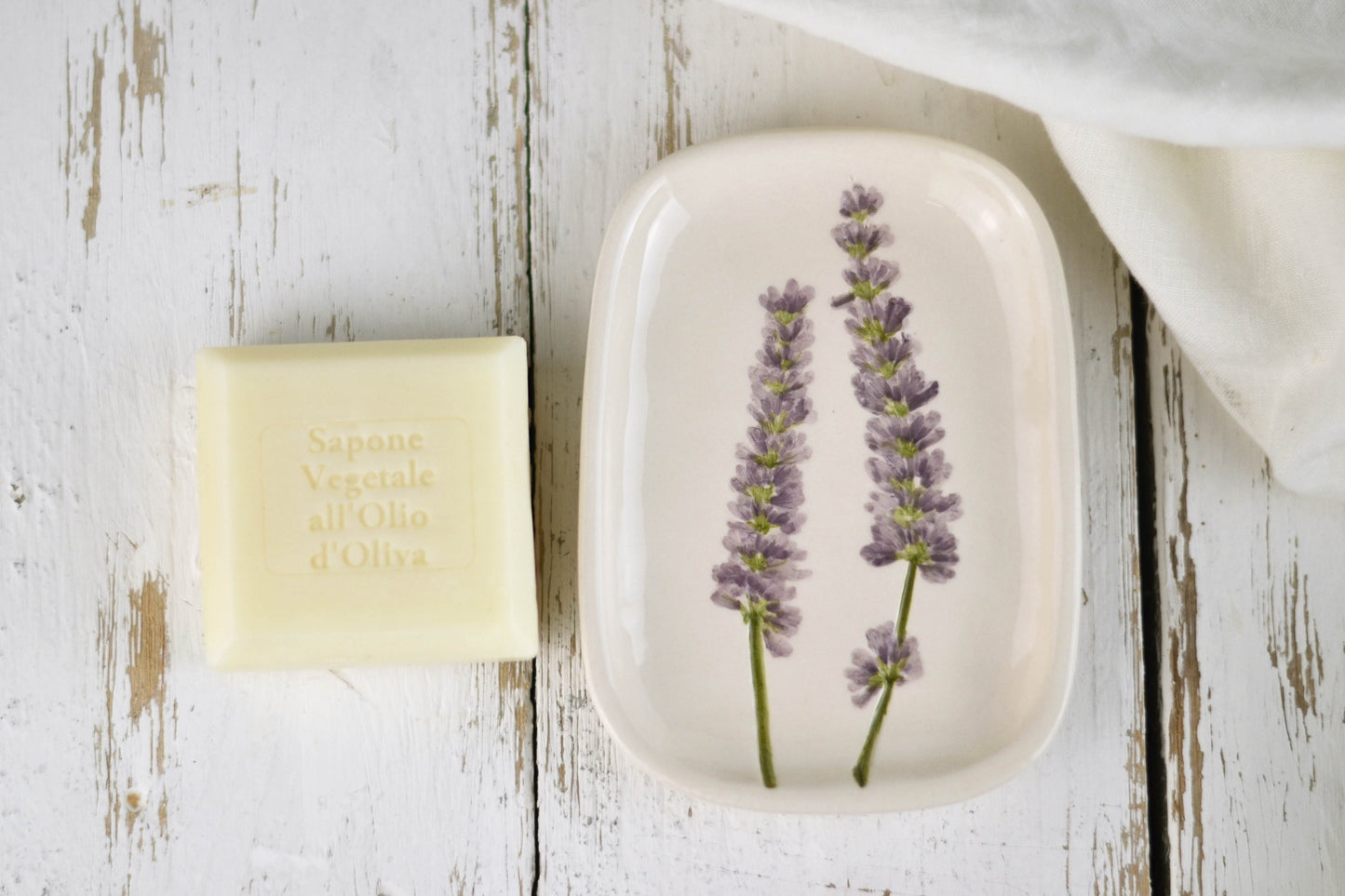 portasapone di ceramica fatto a mano con lavanda