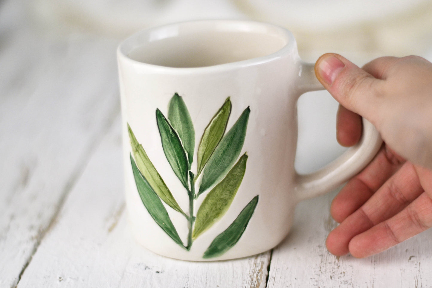 Tazza in ceramica con fiori