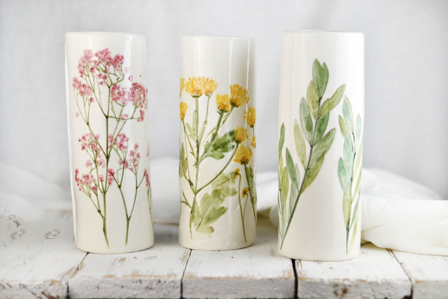 vaso grande di ceramica fatto a mano con fiori