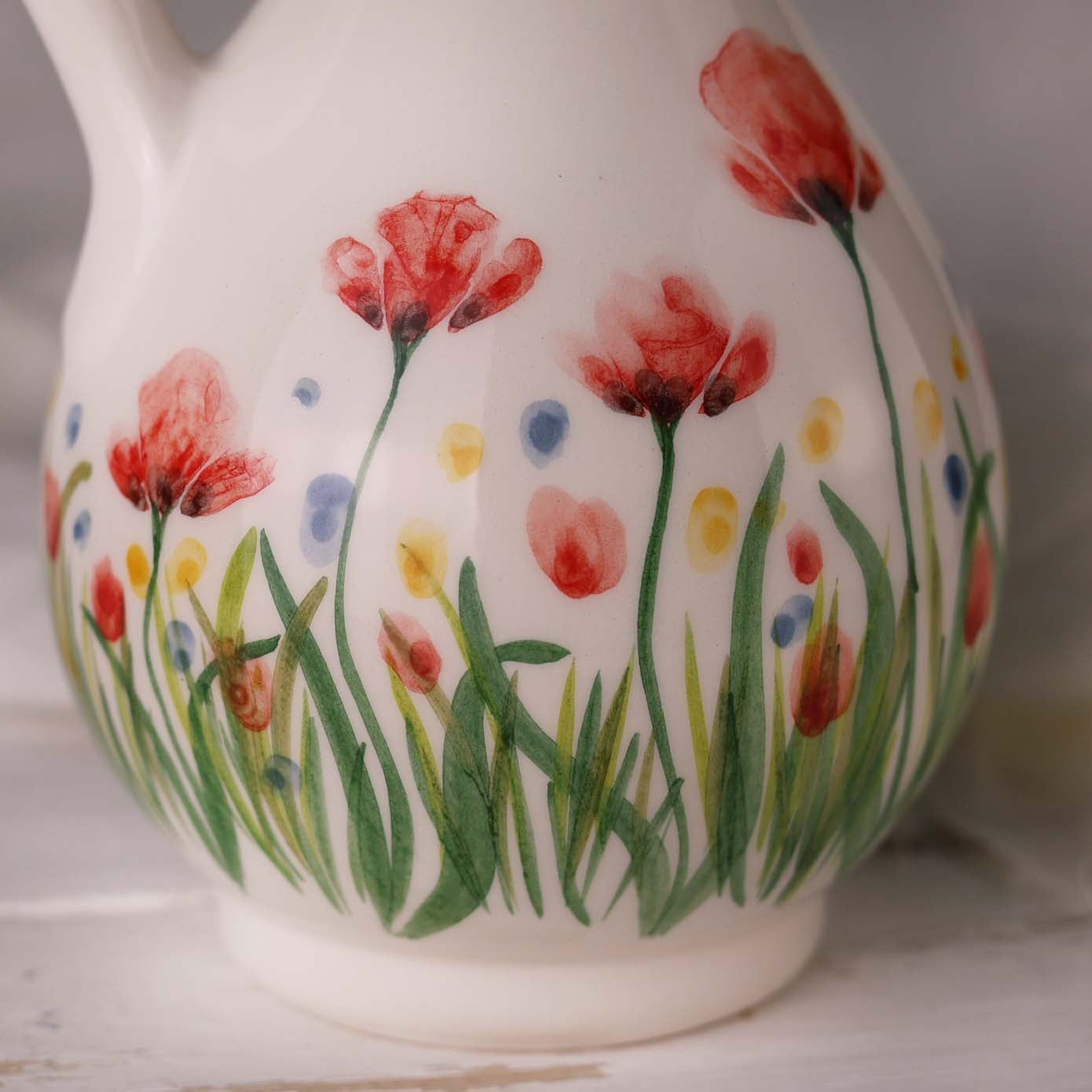 oliera di ceramica con papaveri dipinti