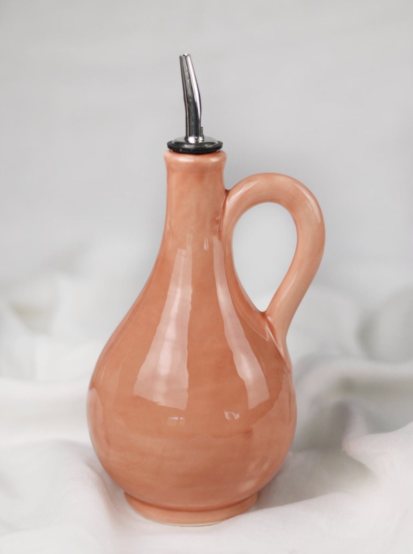 oliera di ceramica fatta a mano rosa