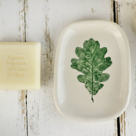 portasapone di ceramica fatto a mano con foglia quercia 